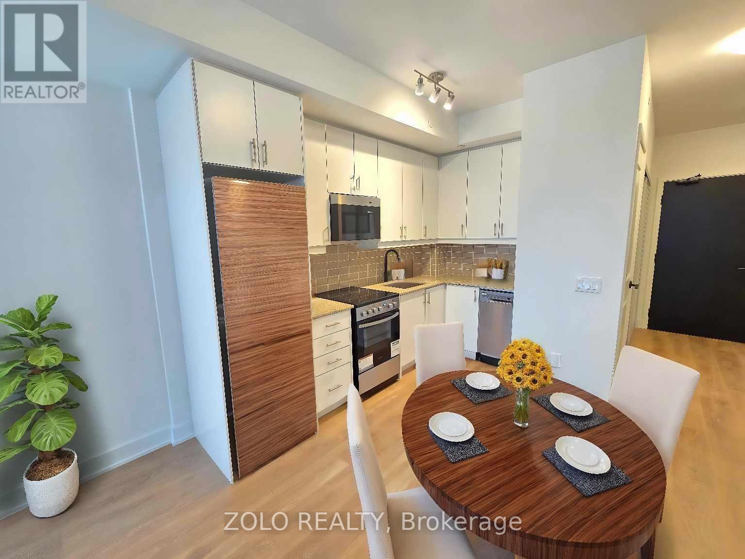 304 - 2333 Khalsa Gate, Oakville, Ontario  L6M 0X7 - Photo 2 - W12959458