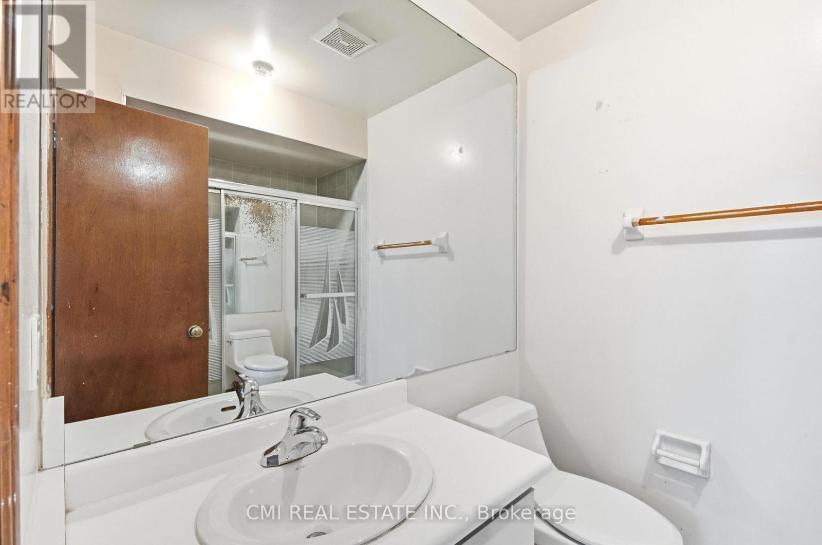 3 Forest Point Drive, Toronto, Ontario  M6M 5E8 - Photo 17 - W12959522