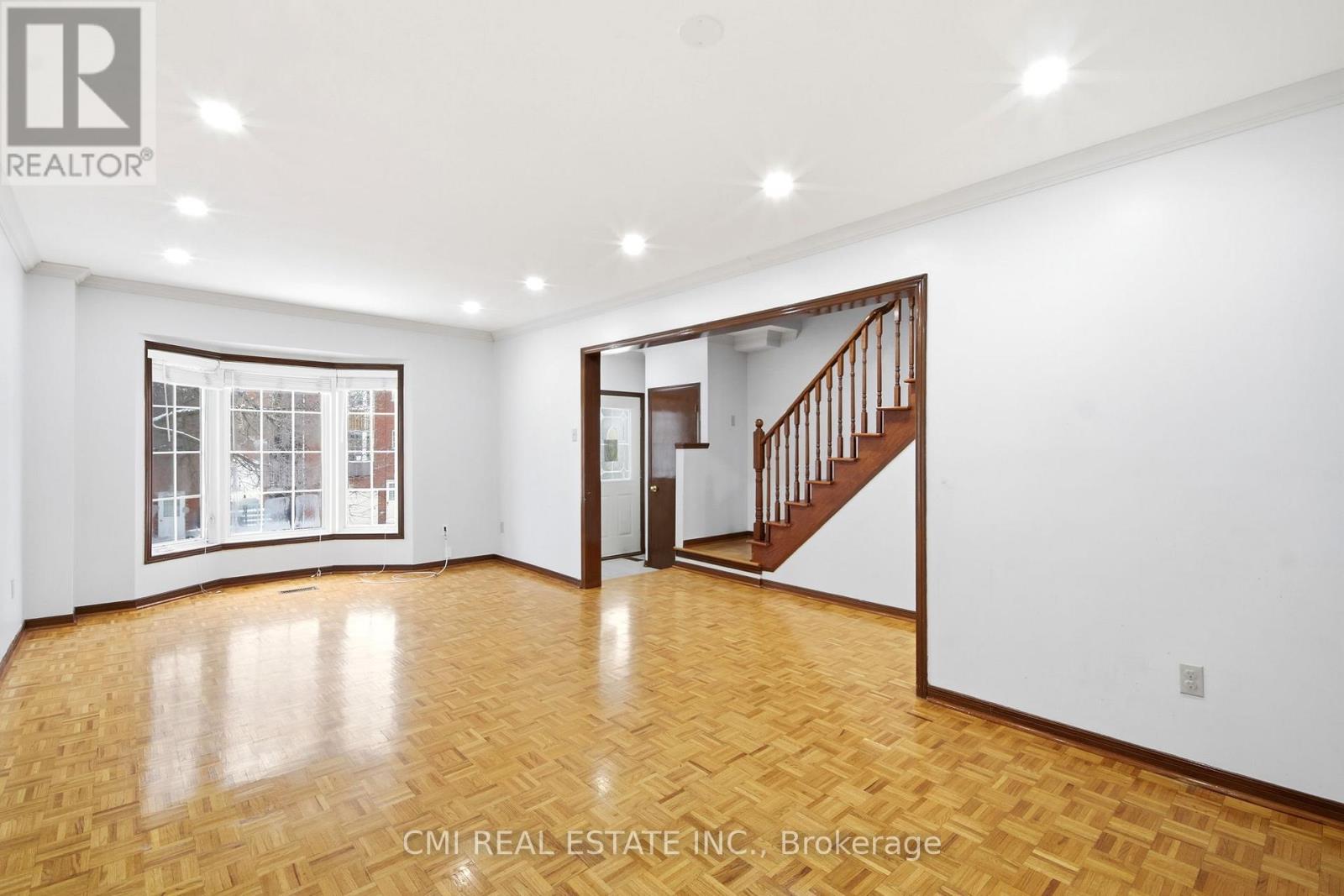 3 Forest Point Drive, Toronto, Ontario  M6M 5E8 - Photo 42 - W12959522