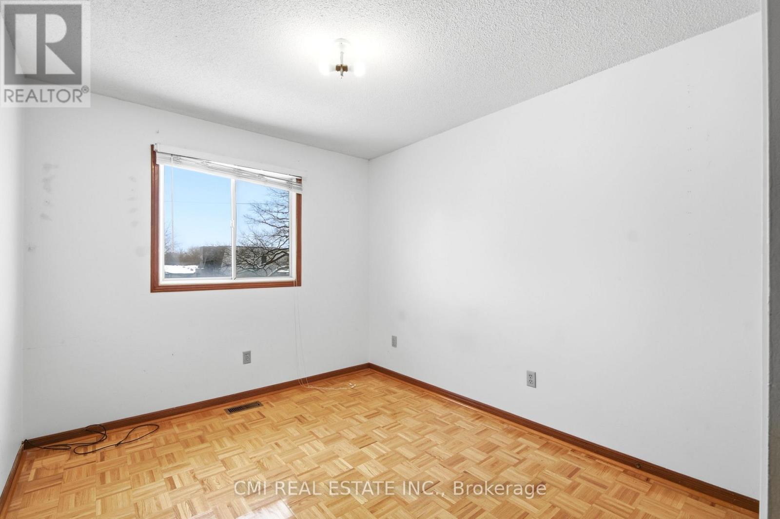3 Forest Point Drive, Toronto, Ontario  M6M 5E8 - Photo 43 - W12959522