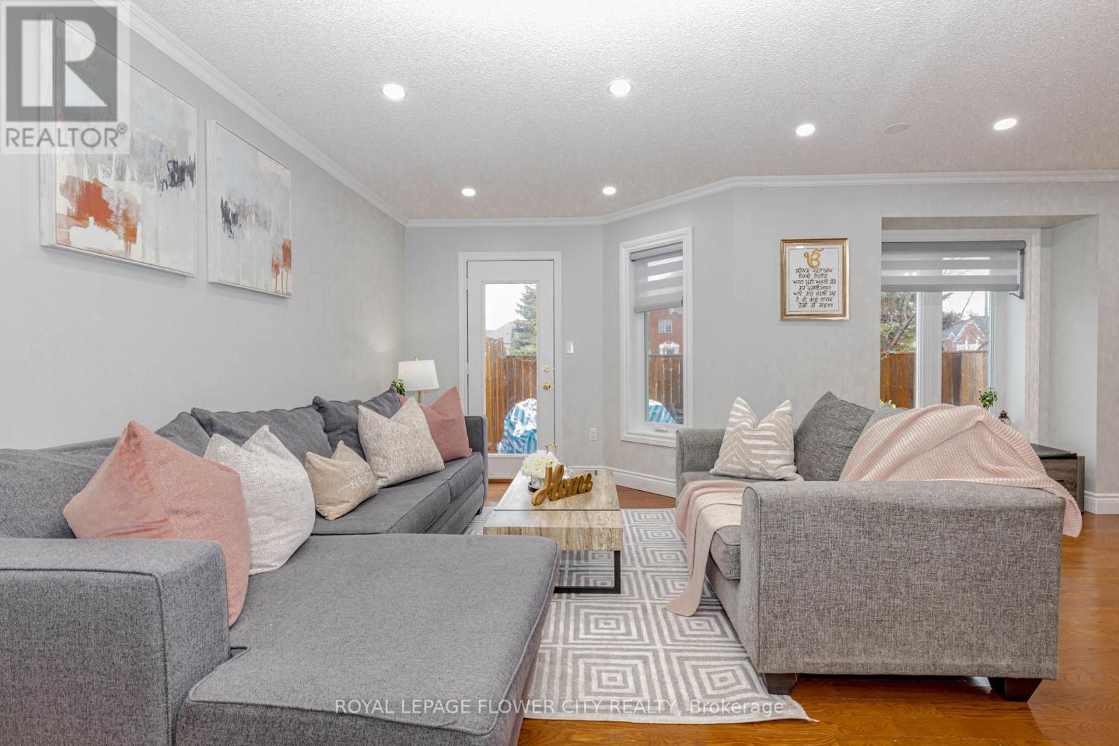 194 Pressed Brick Drive, Brampton, Ontario  L6V 4K7 - Photo 11 - W12959536