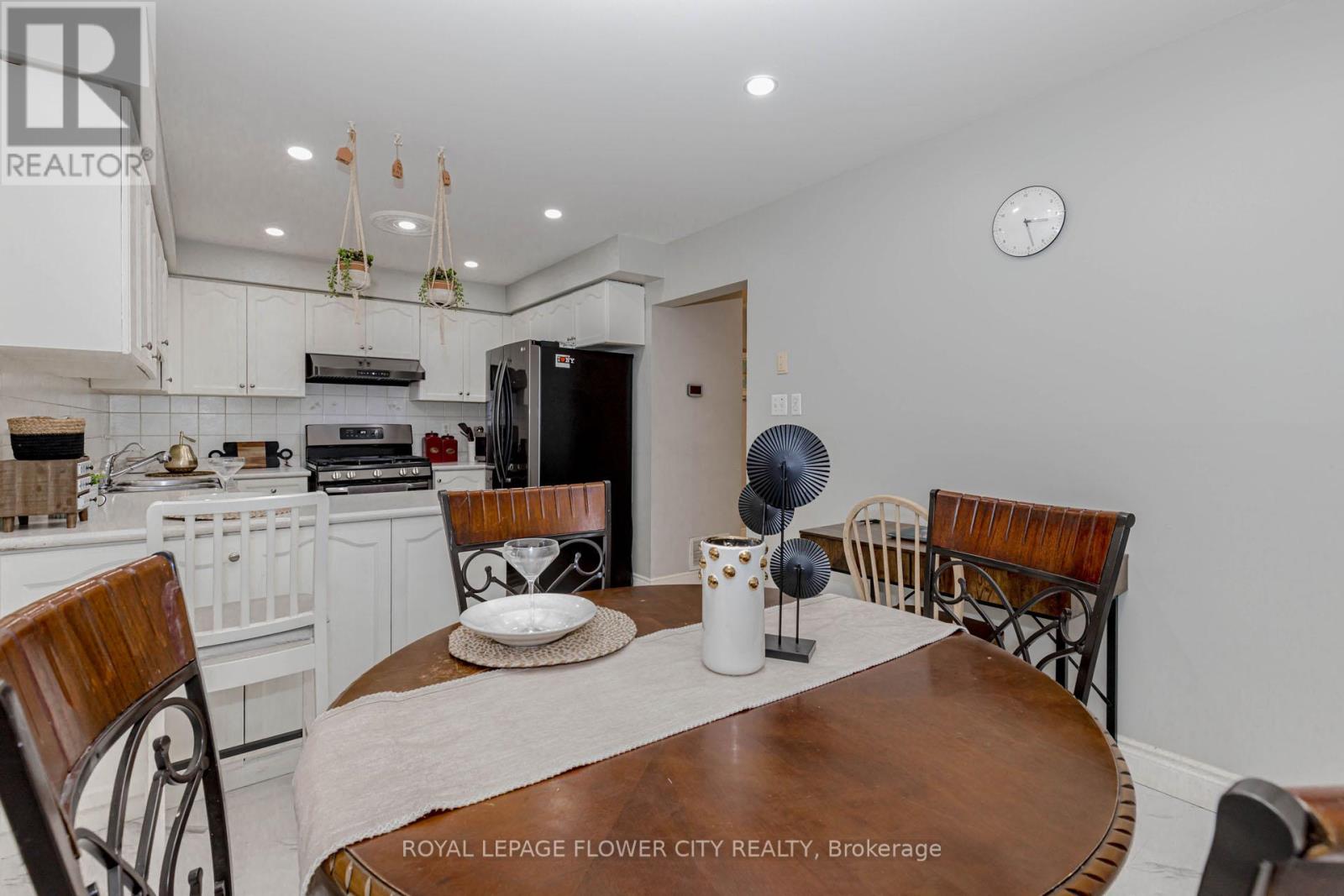 194 Pressed Brick Drive, Brampton, Ontario  L6V 4K7 - Photo 22 - W12959536