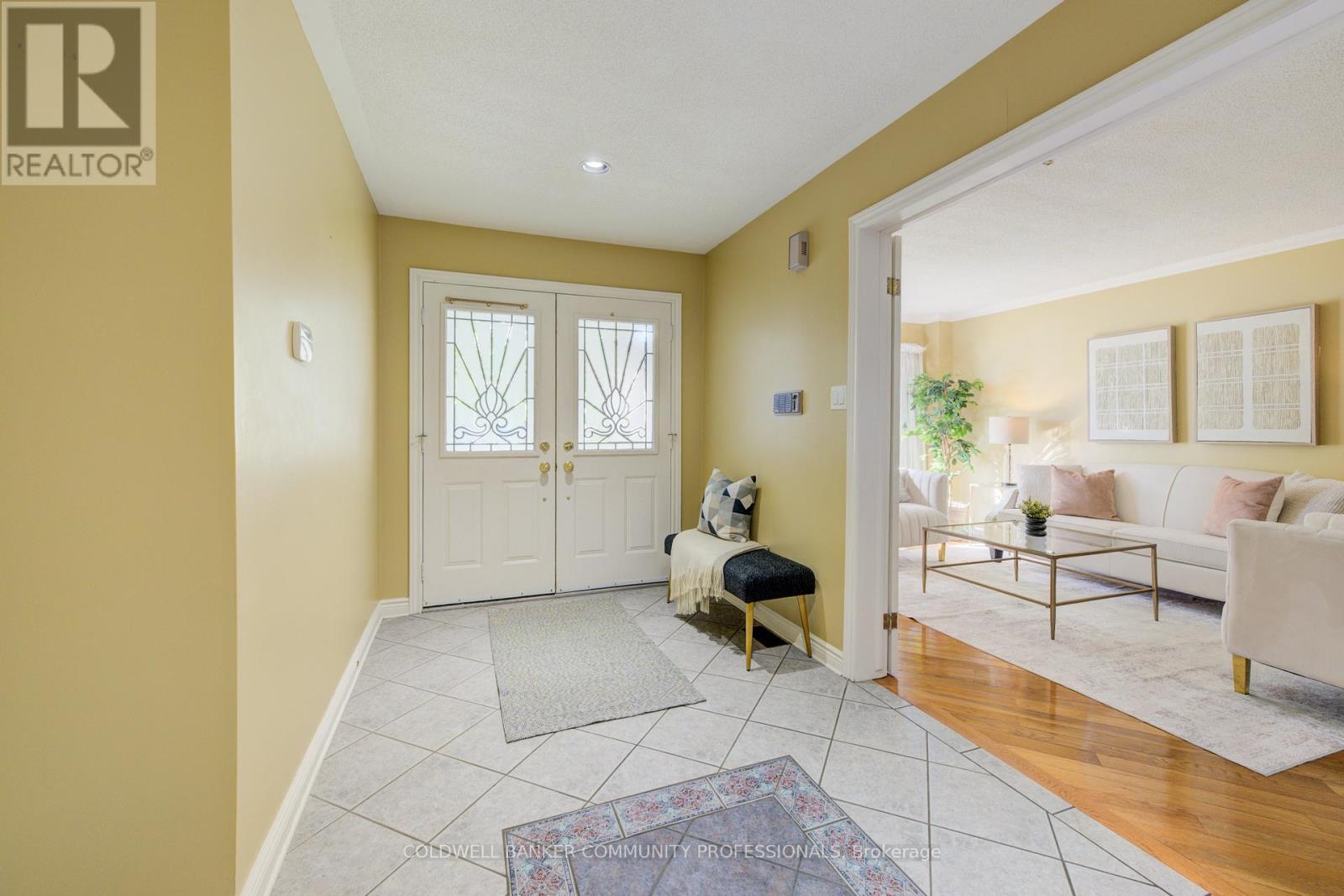 466 Dicenzo Drive, Hamilton, Ontario  L9B 2C4 - Photo 4 - X12959398