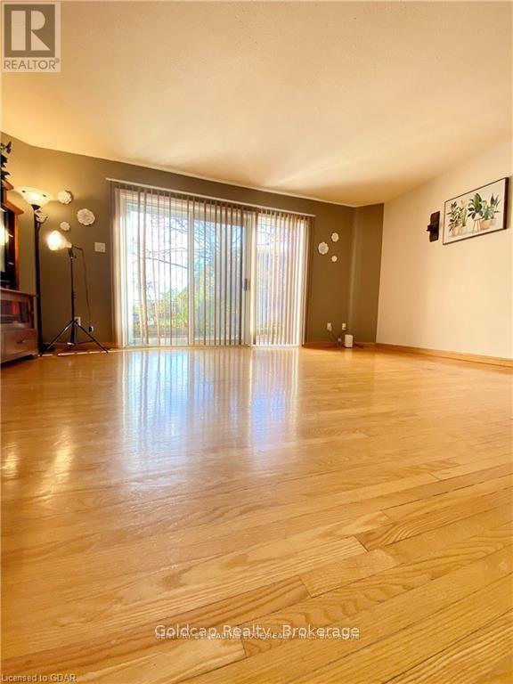 13 - 201 Silvercreek Parkway N, Guelph, Ontario  N1H 3T4 - Photo 12 - X12959562