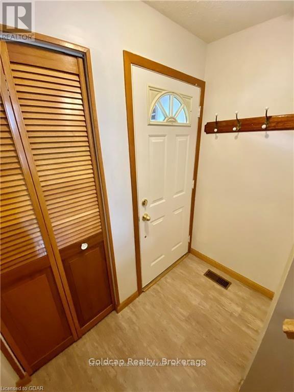 13 - 201 Silvercreek Parkway N, Guelph, Ontario  N1H 3T4 - Photo 2 - X12959562