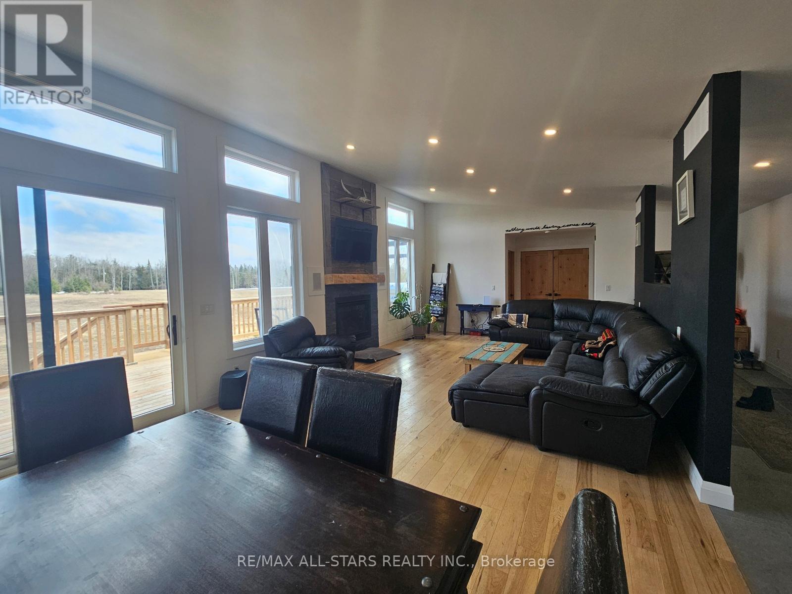 1062 Northline Road, Kawartha Lakes, Ontario  K0M 1N0 - Photo 14 - X12888512