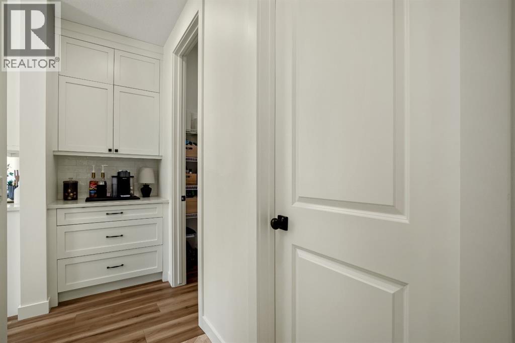 35 Bluerock Avenue SW, Calgary, Alberta  T2Y 0R6 - Photo 8 - A2284791