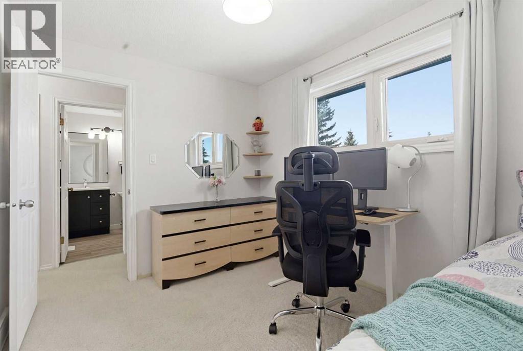 7 Woodmont Rise SW, Calgary, Alberta  T2W 4L4 - Photo 24 - A2298701