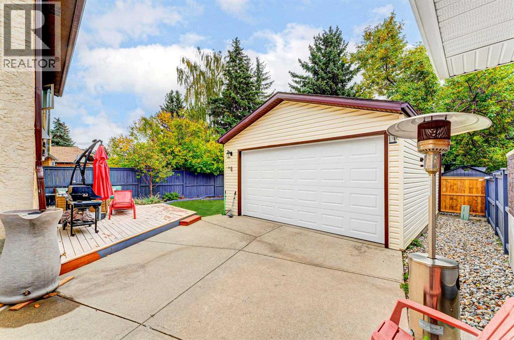 7 Woodmont Rise SW, Calgary, Alberta  T2W 4L4 - Photo 48 - A2298701