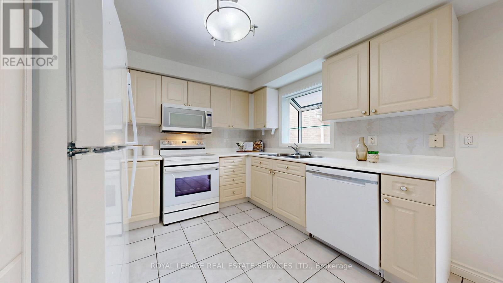 107 Roseborough Crescent, Vaughan, Ontario  L4J 4V2 - Photo 12 - N12959476