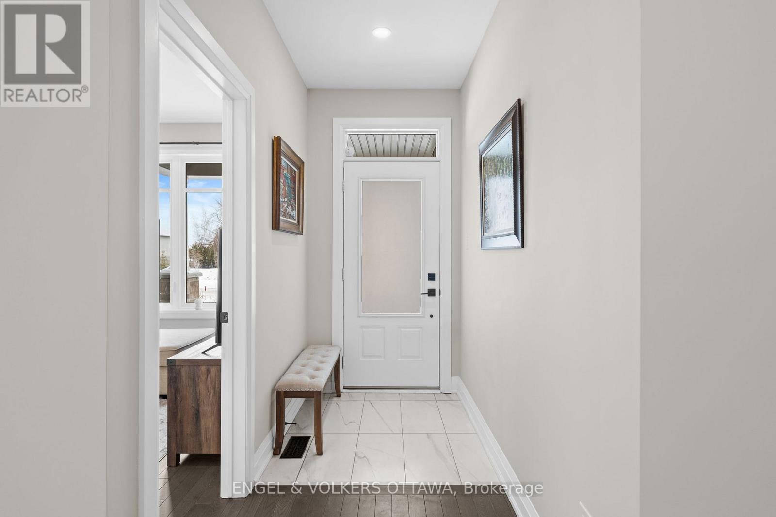 221 Blackhorse Drive, North Grenville, Ontario  K0G 1J0 - Photo 3 - X12743042