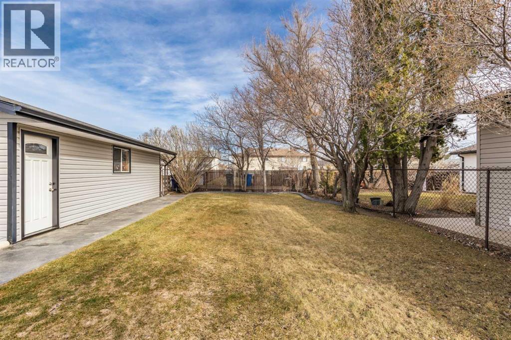 2167 10 Avenue Ne, Medicine Hat, Alberta  T1C 1L6 - Photo 48 - A2295269