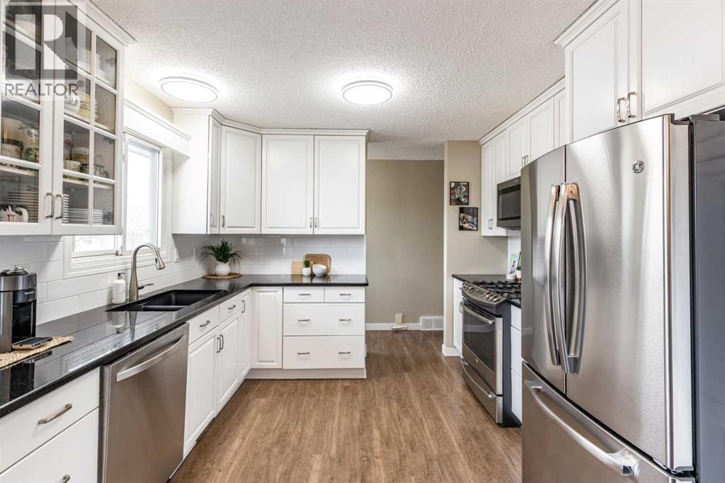 2167 10 Avenue Ne, Medicine Hat, Alberta  T1C 1L6 - Photo 12 - A2295269