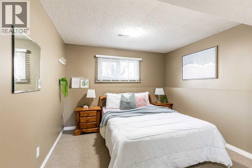 2167 10 Avenue Ne, Medicine Hat, Alberta  T1C 1L6 - Photo 33 - A2295269