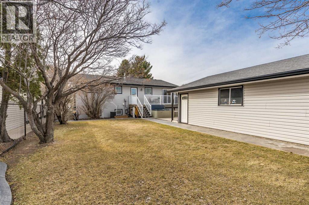 2167 10 Avenue Ne, Medicine Hat, Alberta  T1C 1L6 - Photo 49 - A2295269