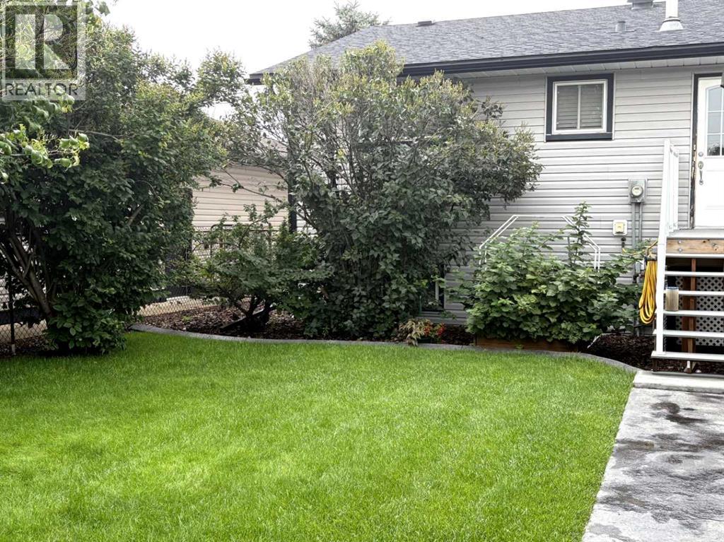 2167 10 Avenue Ne, Medicine Hat, Alberta  T1C 1L6 - Photo 46 - A2295269