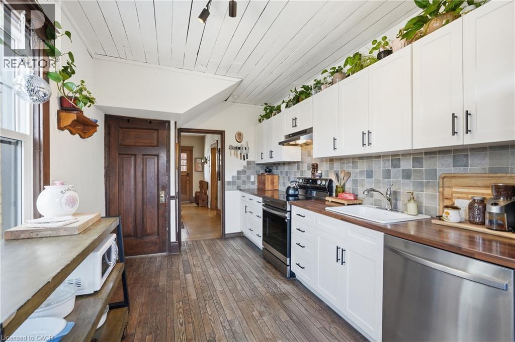 16 Burris Street, Hamilton, Ontario  L8M 2J2 - Photo 15 - 40816398