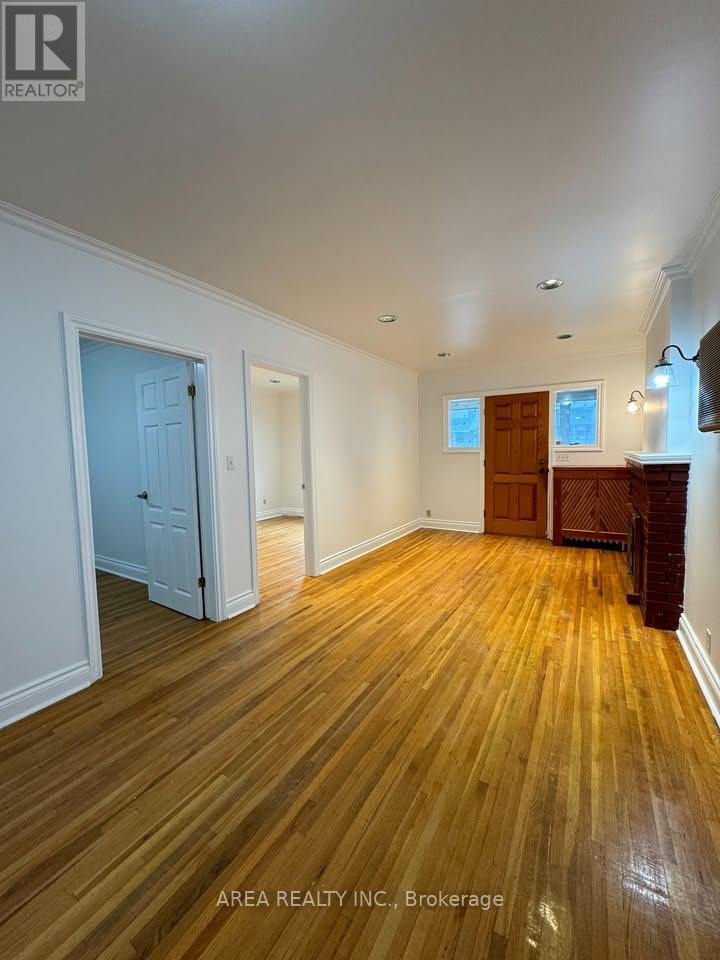 Main - 39 Rosethorn Avenue, Toronto, Ontario  M6N 3K7 - Photo 4 - W12921674