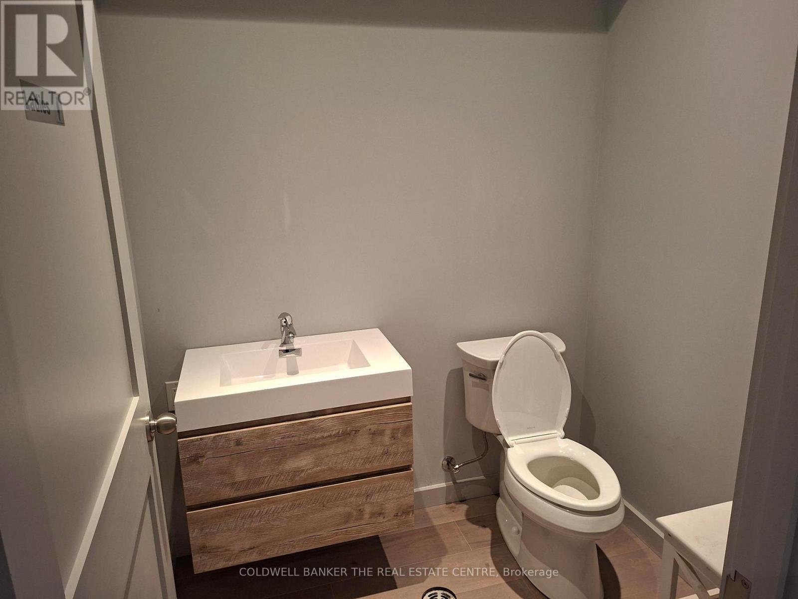 20 - 5100 South Service Road, Burlington, Ontario  L7L 6A5 - Photo 3 - W12639774