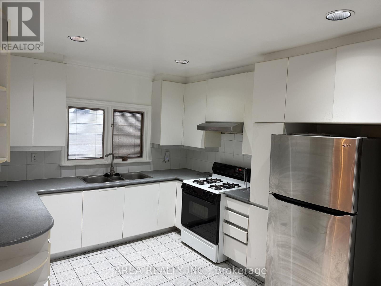 MAIN - 39 ROSETHORN AVENUE, Toronto, Ontario