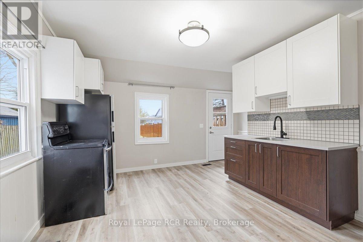 234 Elma Street E, North Perth, Ontario  N4W 2E1 - Photo 6 - X12959568