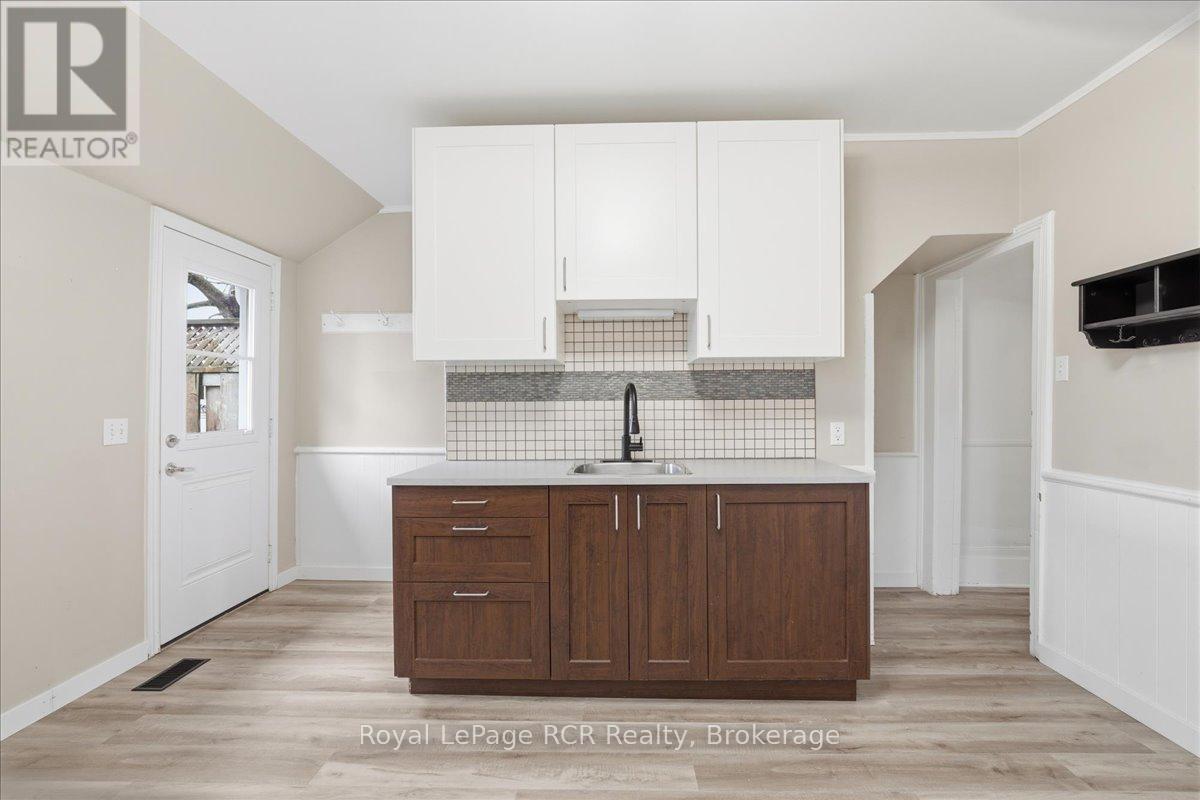 234 Elma Street E, North Perth, Ontario  N4W 2E1 - Photo 7 - X12959568