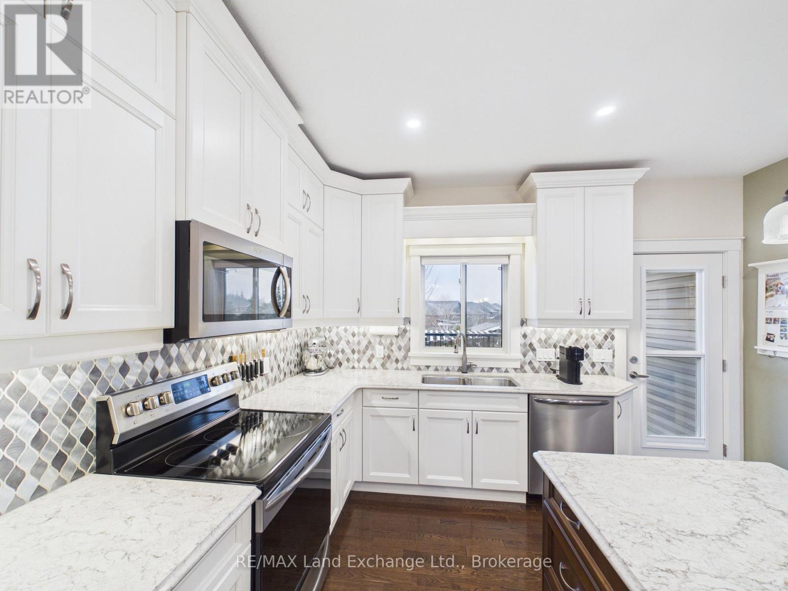 13 Lakefield Drive, Kincardine, Ontario  N2Z 0C9 - Photo 10 - X12959576