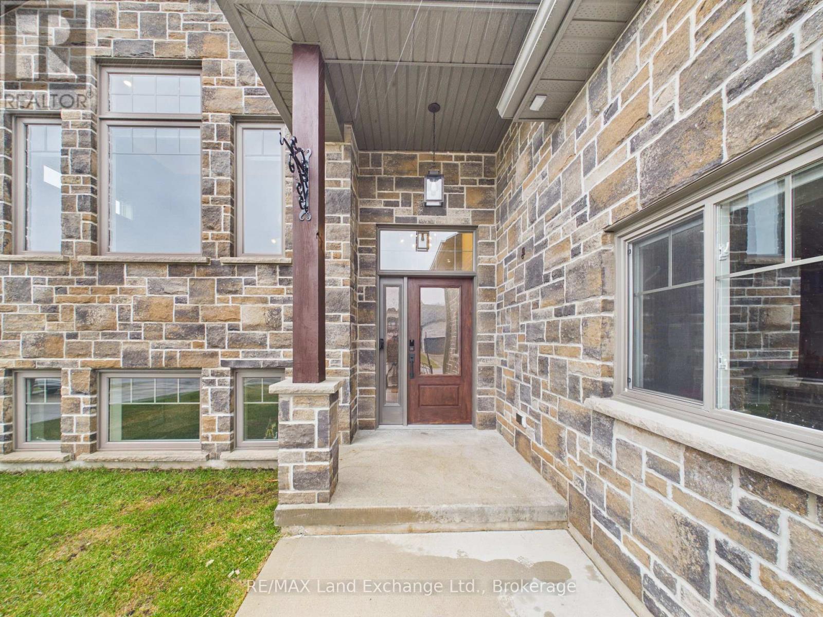 13 Lakefield Drive, Kincardine, Ontario  N2Z 0C9 - Photo 2 - X12959576