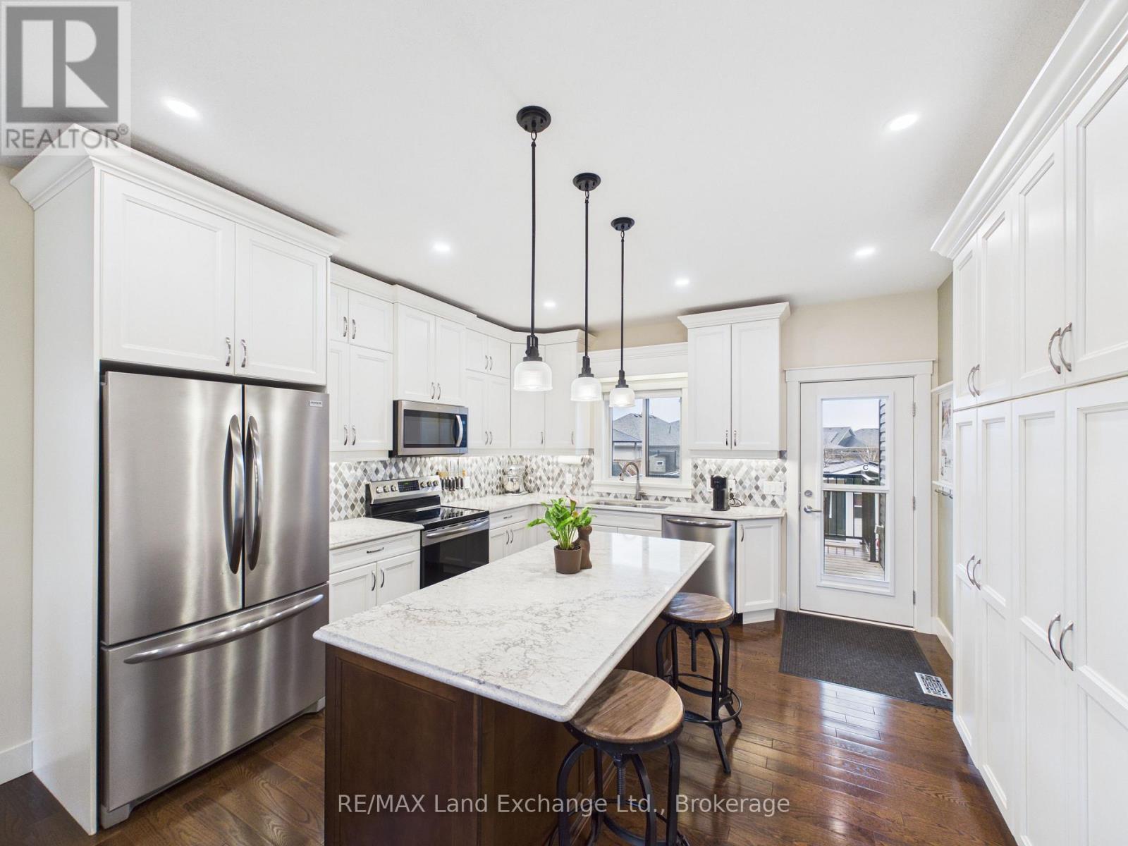 13 Lakefield Drive, Kincardine, Ontario  N2Z 0C9 - Photo 8 - X12959576