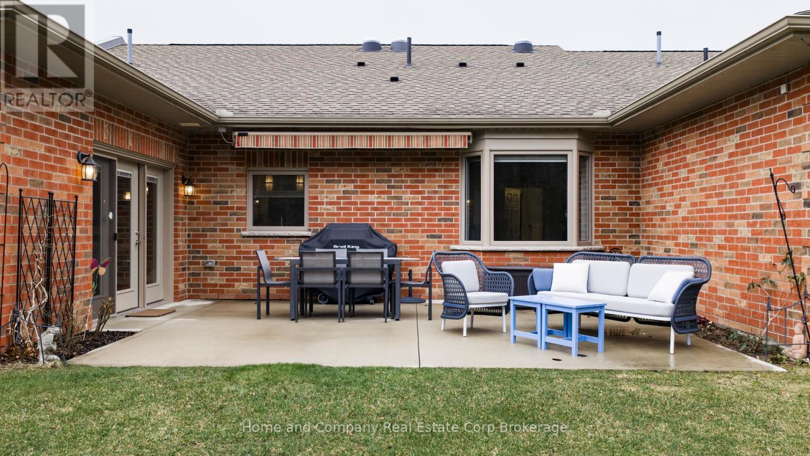 42 Bayfield Mews Lane, Bluewater, Ontario  N0M 1G0 - Photo 4 - X12959644