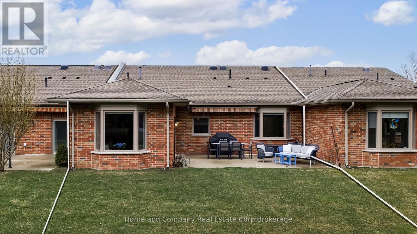 42 Bayfield Mews Lane, Bluewater, Ontario  N0M 1G0 - Photo 5 - X12959644