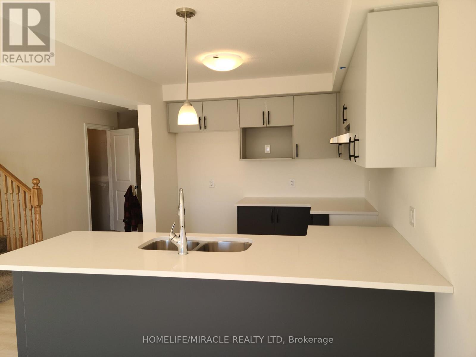 117 Mattingley Street, Brant, Ontario  N3L 2M2 - Photo 4 - X12954414