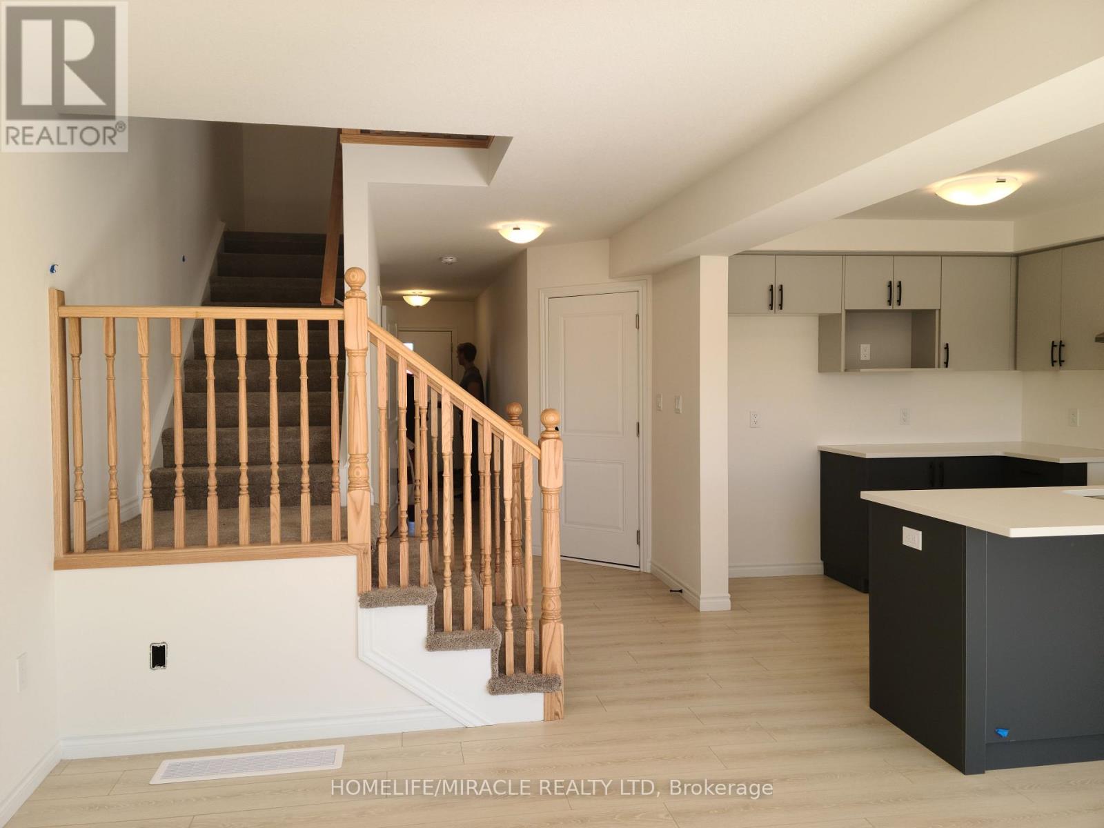 117 Mattingley Street, Brant, Ontario  N3L 2M2 - Photo 6 - X12954414