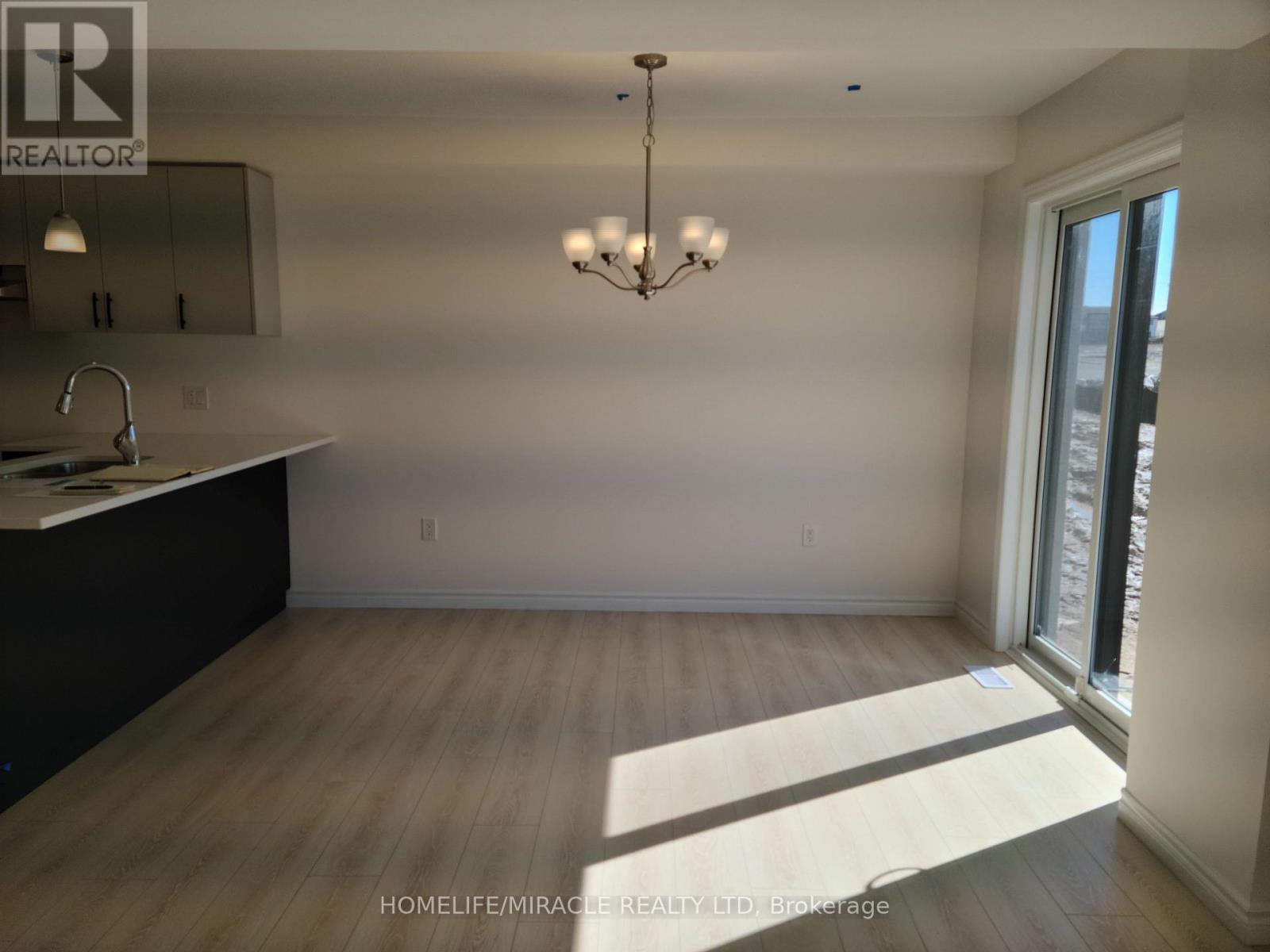 117 Mattingley Street, Brant, Ontario  N3L 2M2 - Photo 10 - X12954414