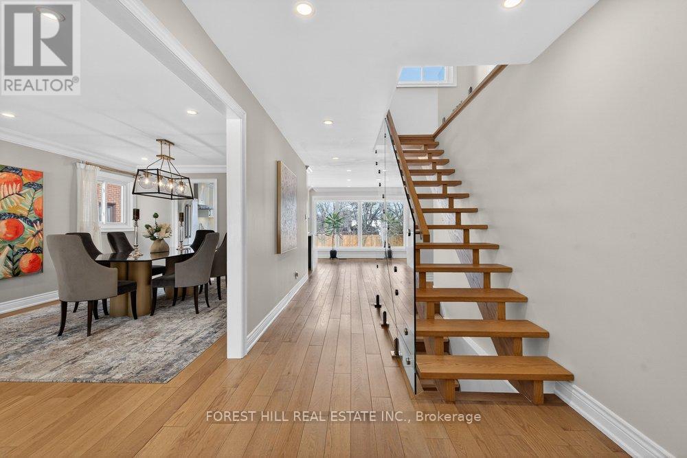 47 Tofino Crescent, Toronto, Ontario  M3B 1R9 - Photo 3 - C12895396