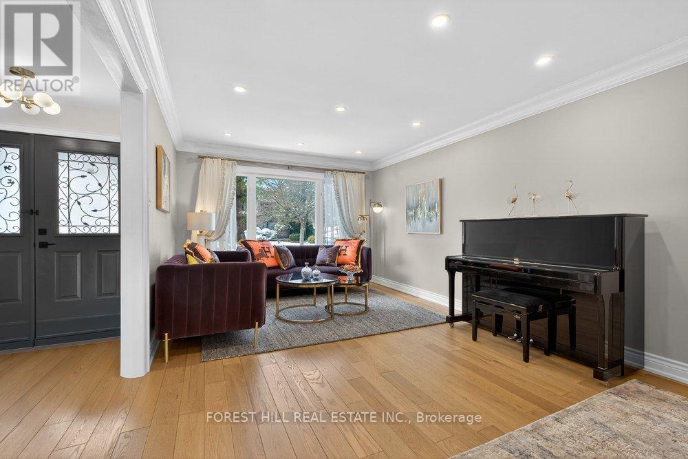 47 Tofino Crescent, Toronto, Ontario  M3B 1R9 - Photo 4 - C12895396