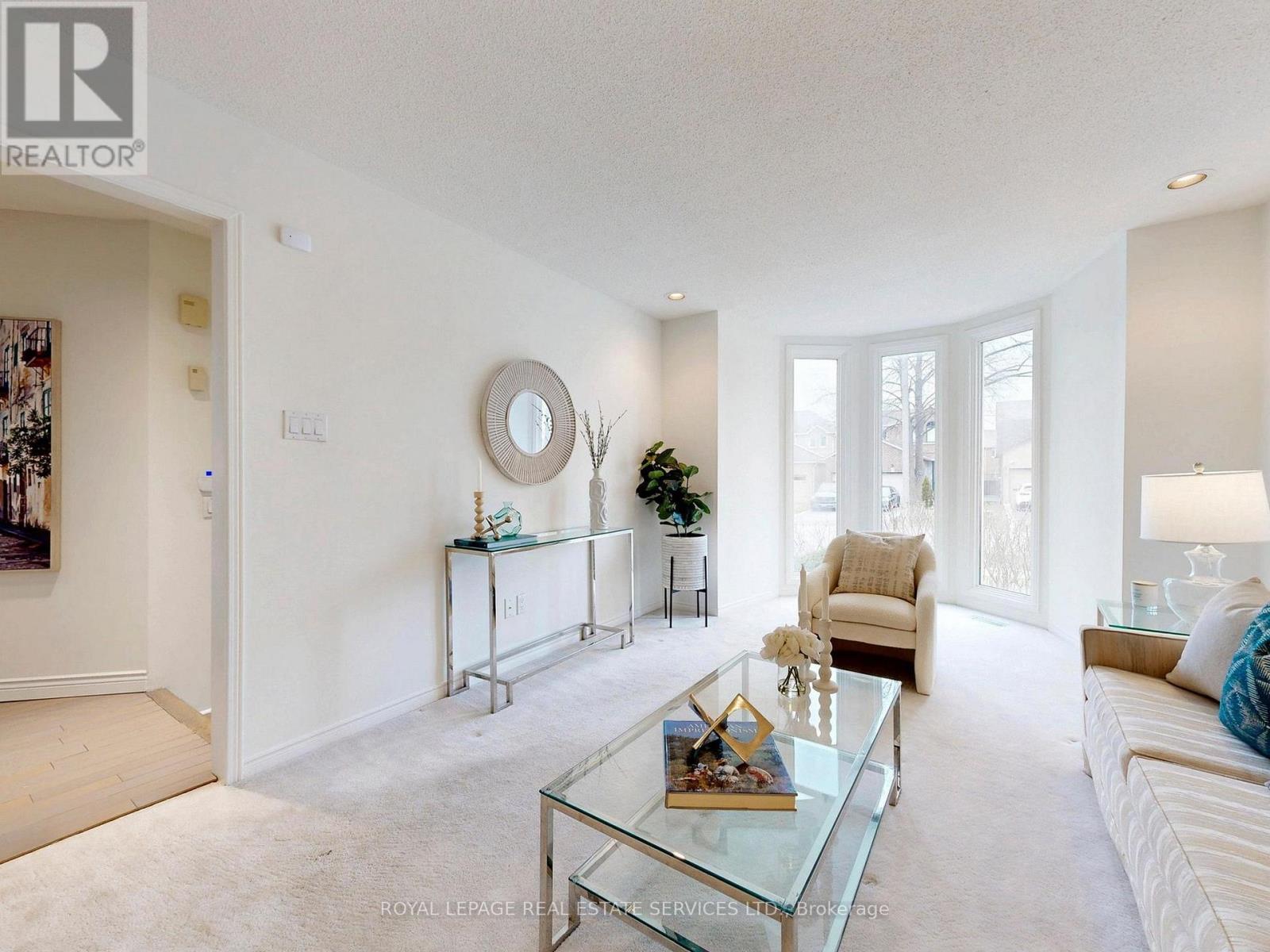 107 Roseborough Crescent, Vaughan, Ontario  L4J 4V2 - Photo 7 - N12959476