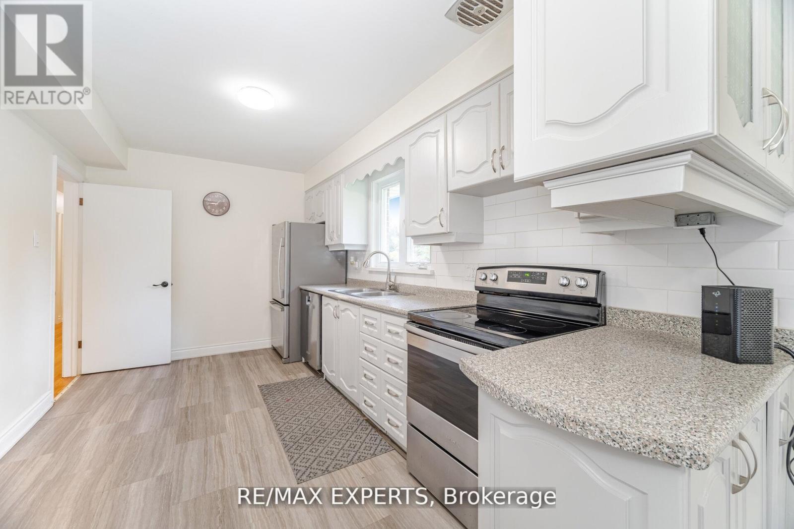 42 Cowley Avenue, Toronto, Ontario  M8B 2E3 - Photo 15 - W12826346