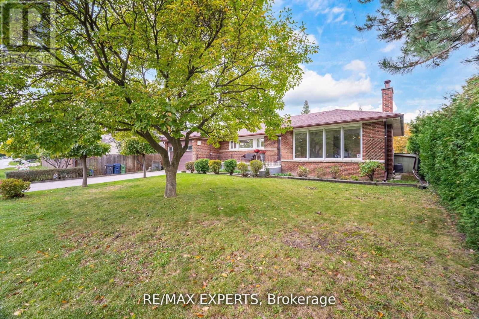 42 COWLEY AVENUE, Toronto, Ontario