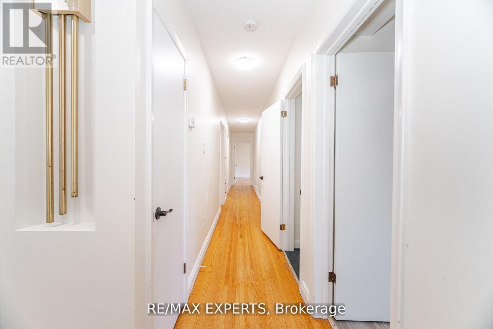 42 Cowley Avenue, Toronto, Ontario  M8B 2E3 - Photo 19 - W12826346