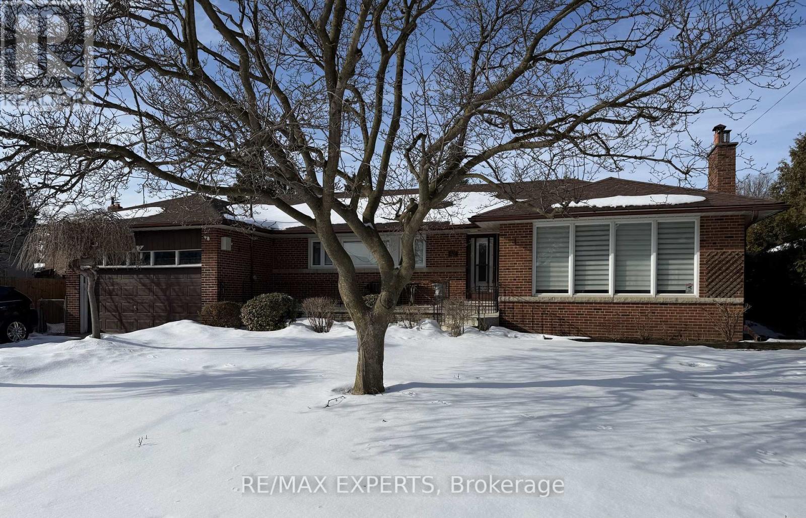 42 Cowley Avenue, Toronto, Ontario  M8B 2E3 - Photo 2 - W12826346