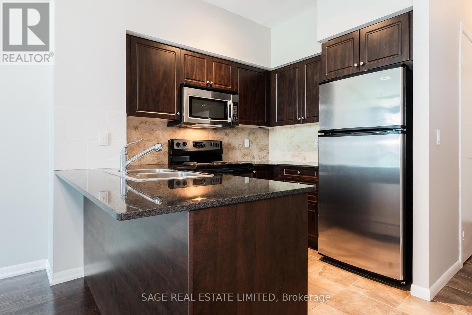 2707 - 215 Fort York Boulevard, Toronto, Ontario  M5V 4A2 - Photo 10 - C12959590