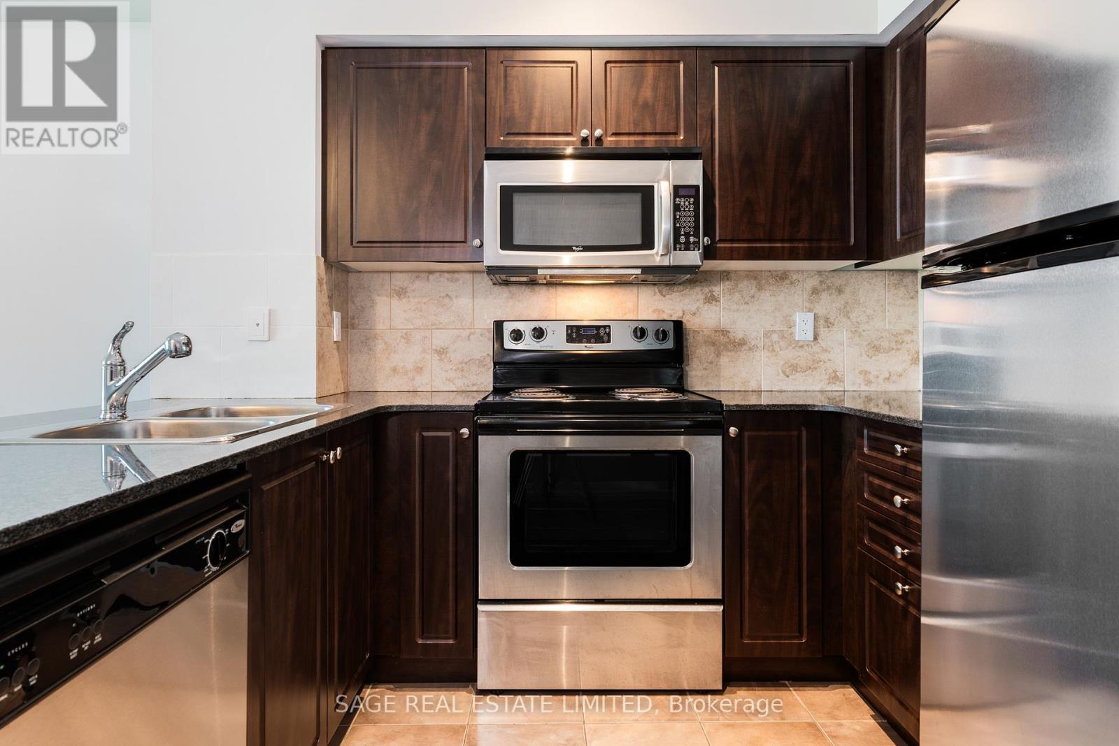 2707 - 215 Fort York Boulevard, Toronto, Ontario  M5V 4A2 - Photo 11 - C12959590