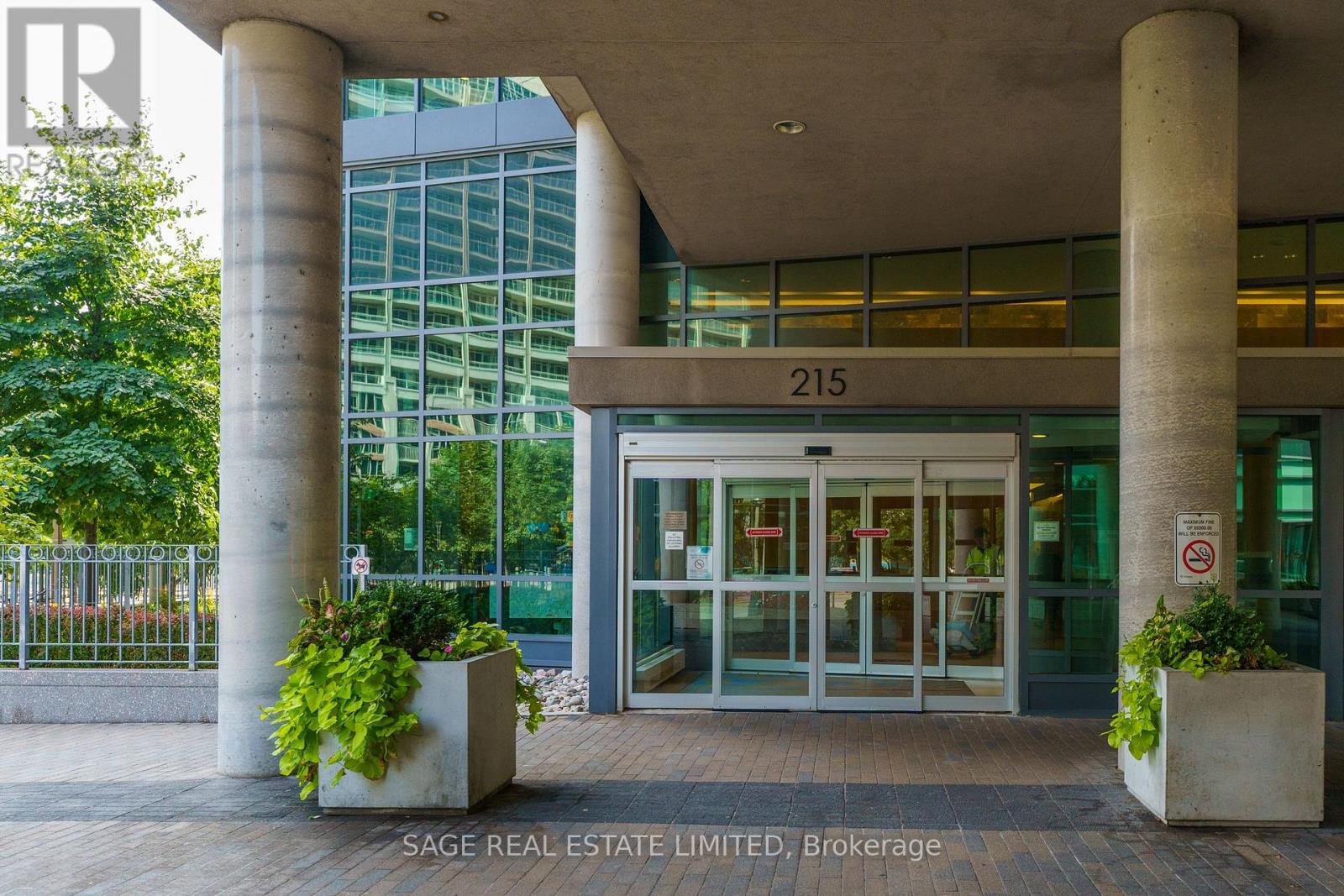 2707 - 215 Fort York Boulevard, Toronto, Ontario  M5V 4A2 - Photo 2 - C12959590