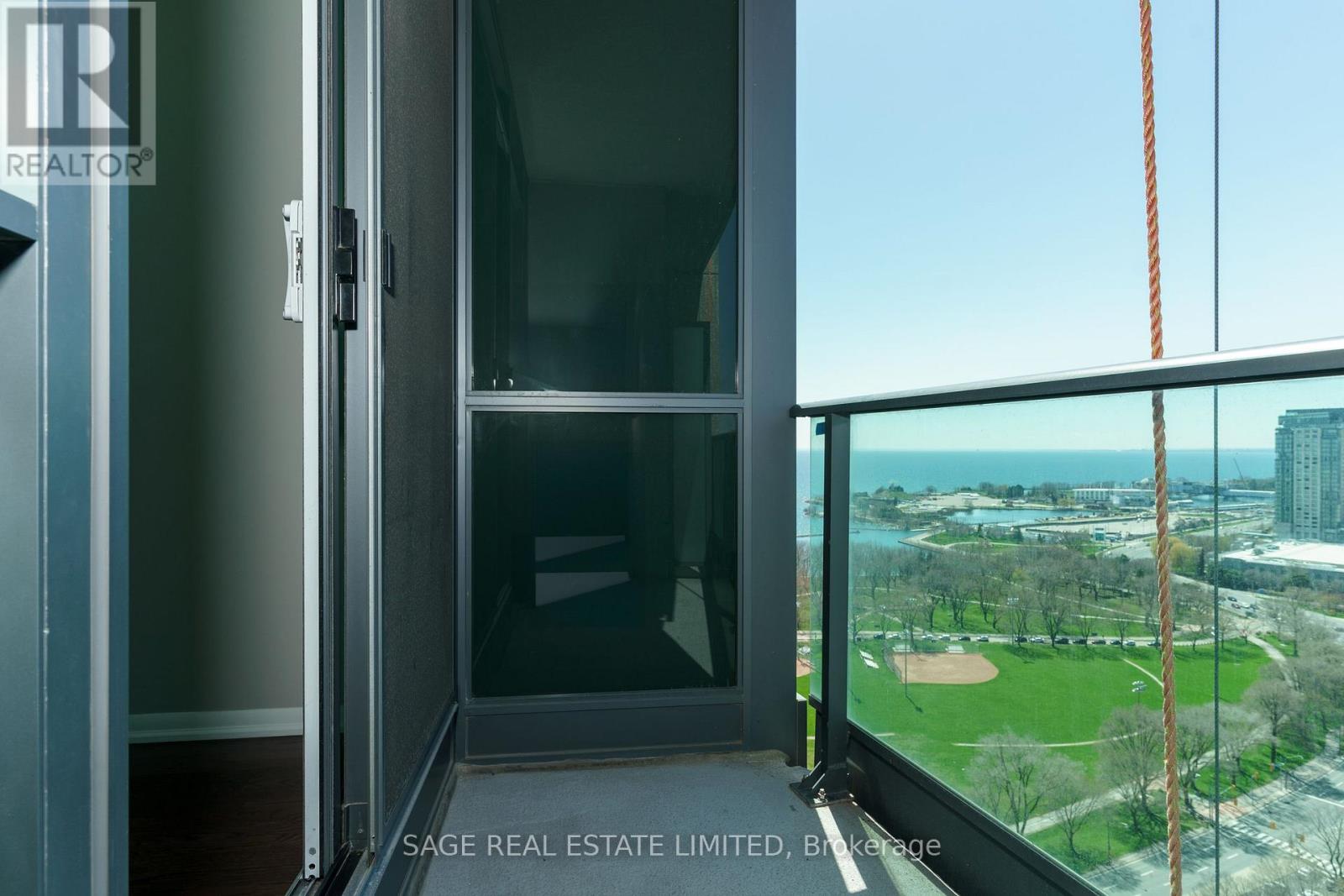 2707 - 215 Fort York Boulevard, Toronto, Ontario  M5V 4A2 - Photo 23 - C12959590