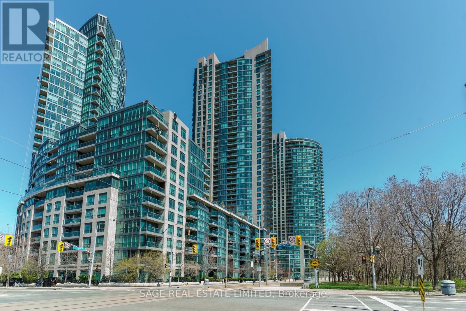 2707 - 215 Fort York Boulevard, Toronto, Ontario  M5V 4A2 - Photo 35 - C12959590