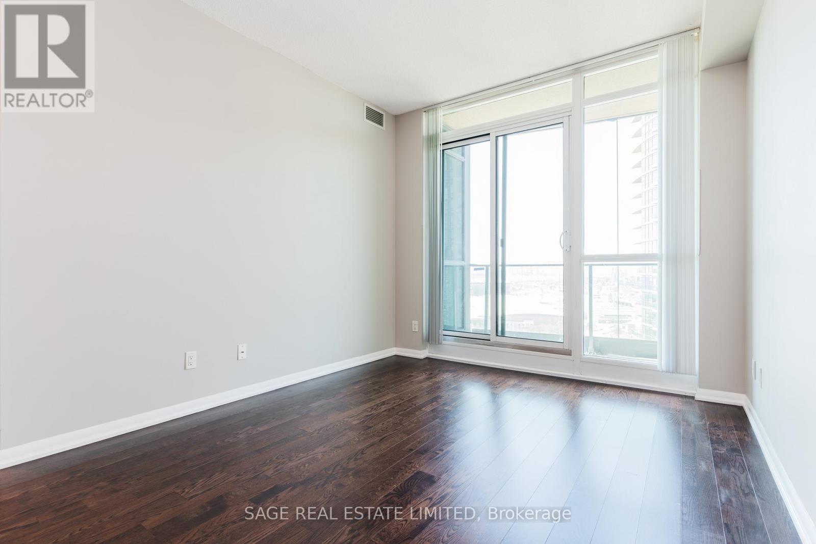 2707 - 215 Fort York Boulevard, Toronto, Ontario  M5V 4A2 - Photo 6 - C12959590