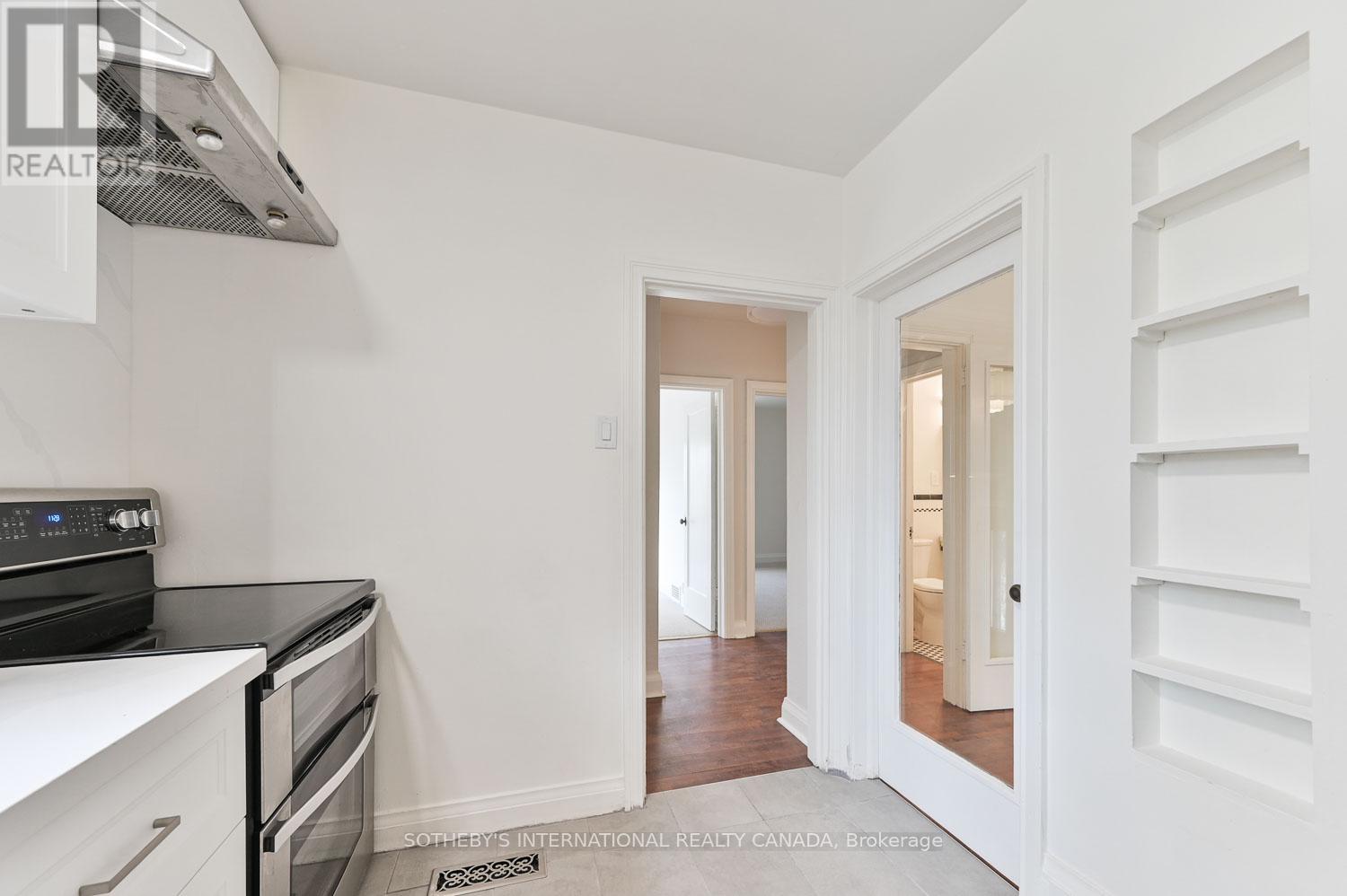 2 Wingate Place, Toronto, Ontario  M5N 2R1 - Photo 4 - C12959594