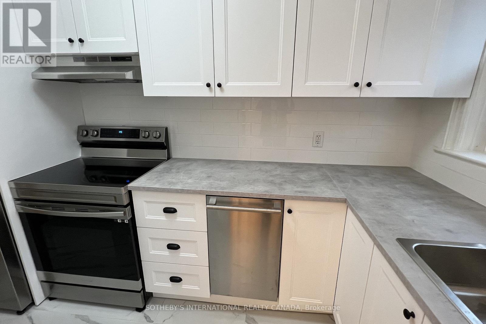 Upper - 126 Braemar Avenue, Toronto, Ontario  M5P 2L4 - Photo 17 - C12959598