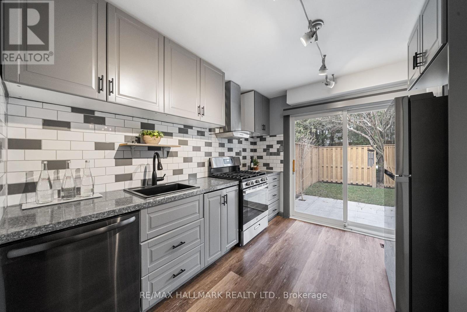 11 Tangle Briar Way, Toronto, Ontario  M2J 2M5 - Photo 8 - C12959602